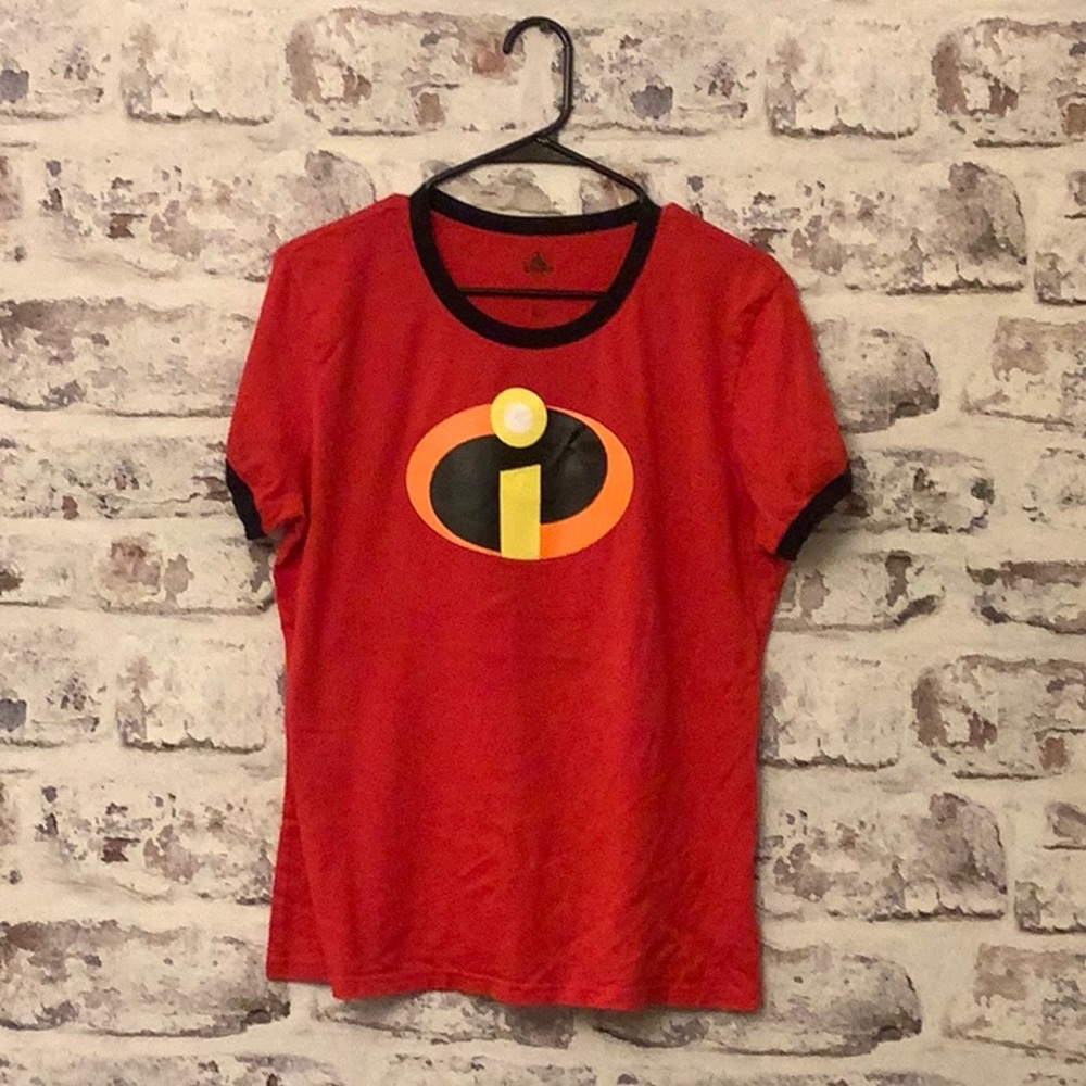 Disney incredibles logo T-shirt size XL
